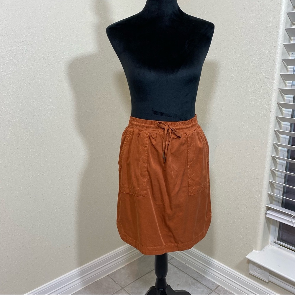 Dip Skirt Orange Terra Cotta Pockets. NWOT Elastic waist
